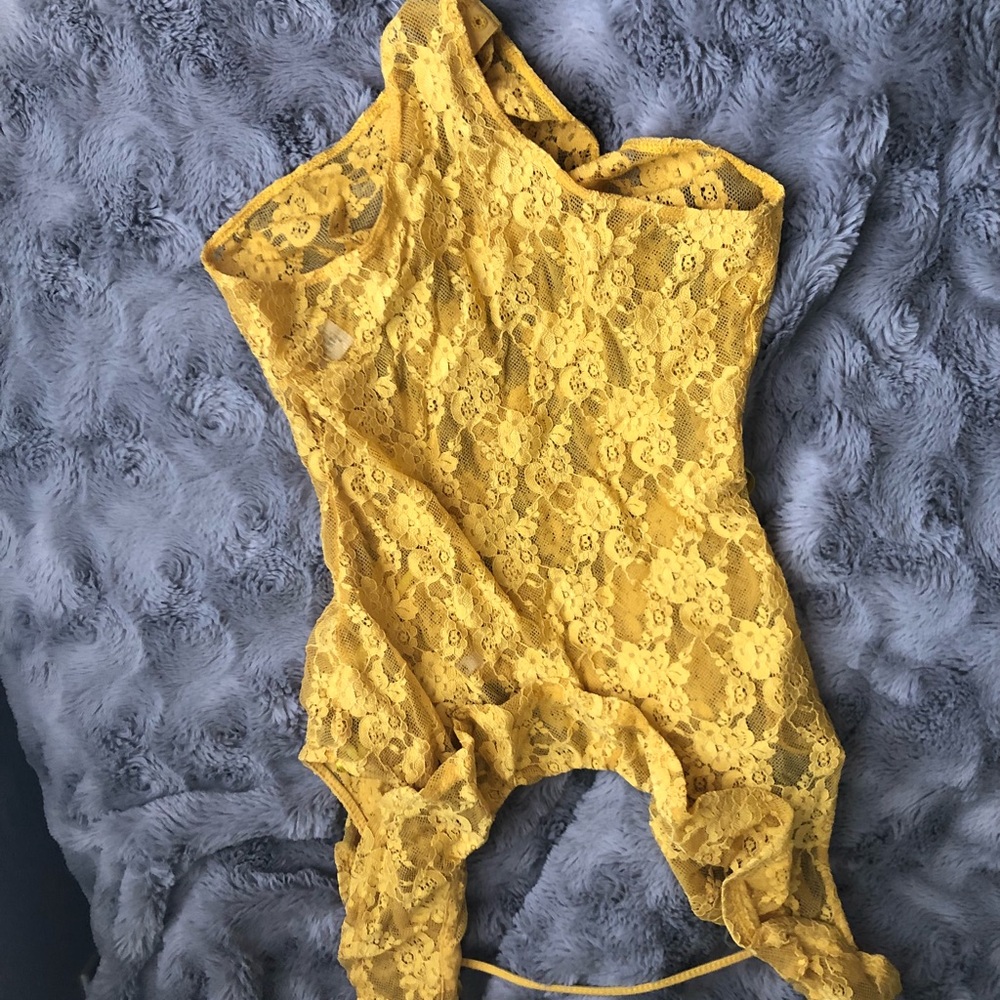 bleuh ciel size small lace onsie unworn